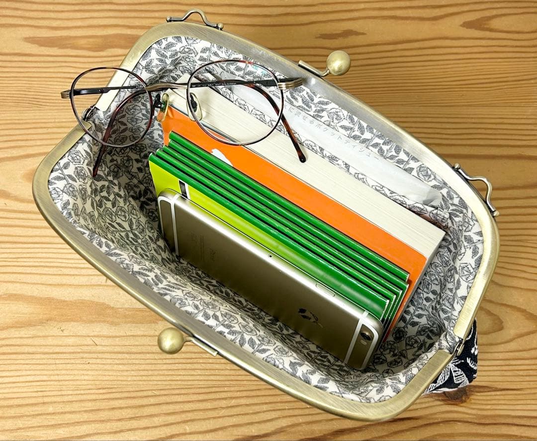 ハンドメイド がま口バッグ ポーチ symphony ネイビー ミナペルホネ