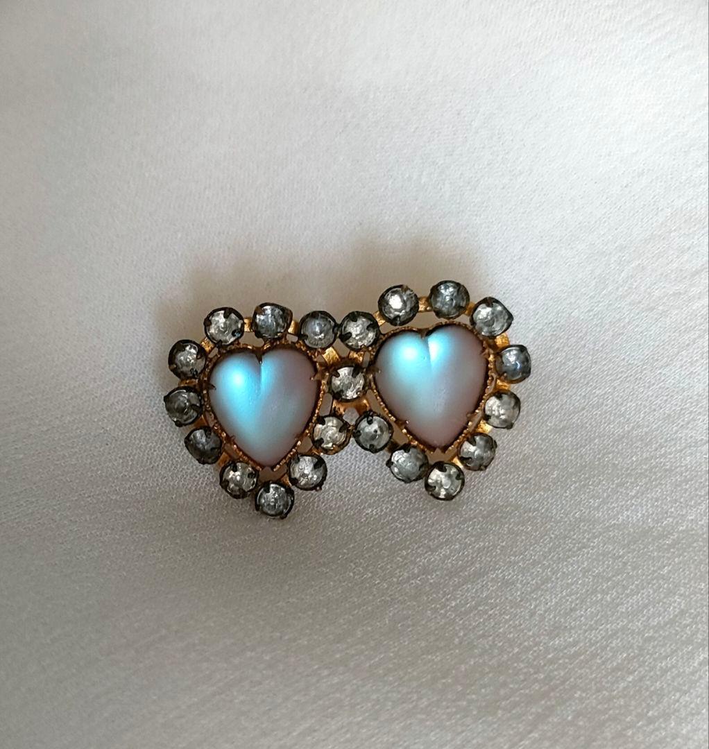 セール19日23時59分まで　サフィレットブローチ　ダブルハートモチーフ