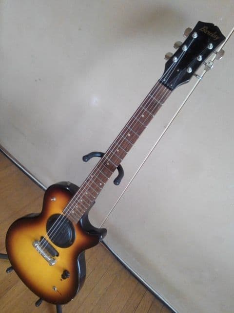 ◎激渋！激珍！ギブソンレスポールそっくりミニエレキギター・高級ソフトケース付き！