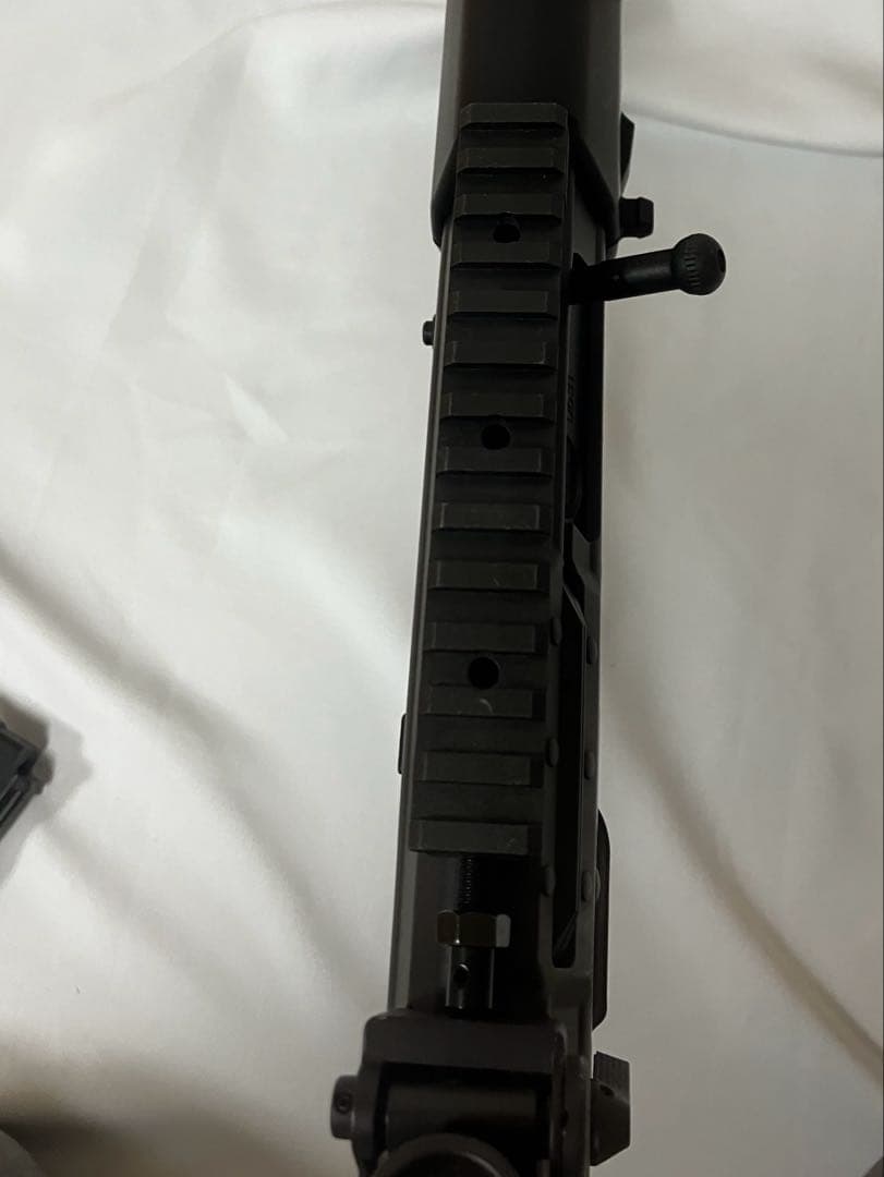 SIG552 東京 マルイ　美品　マグ２個　バッテリー２個　ドットサイト付き