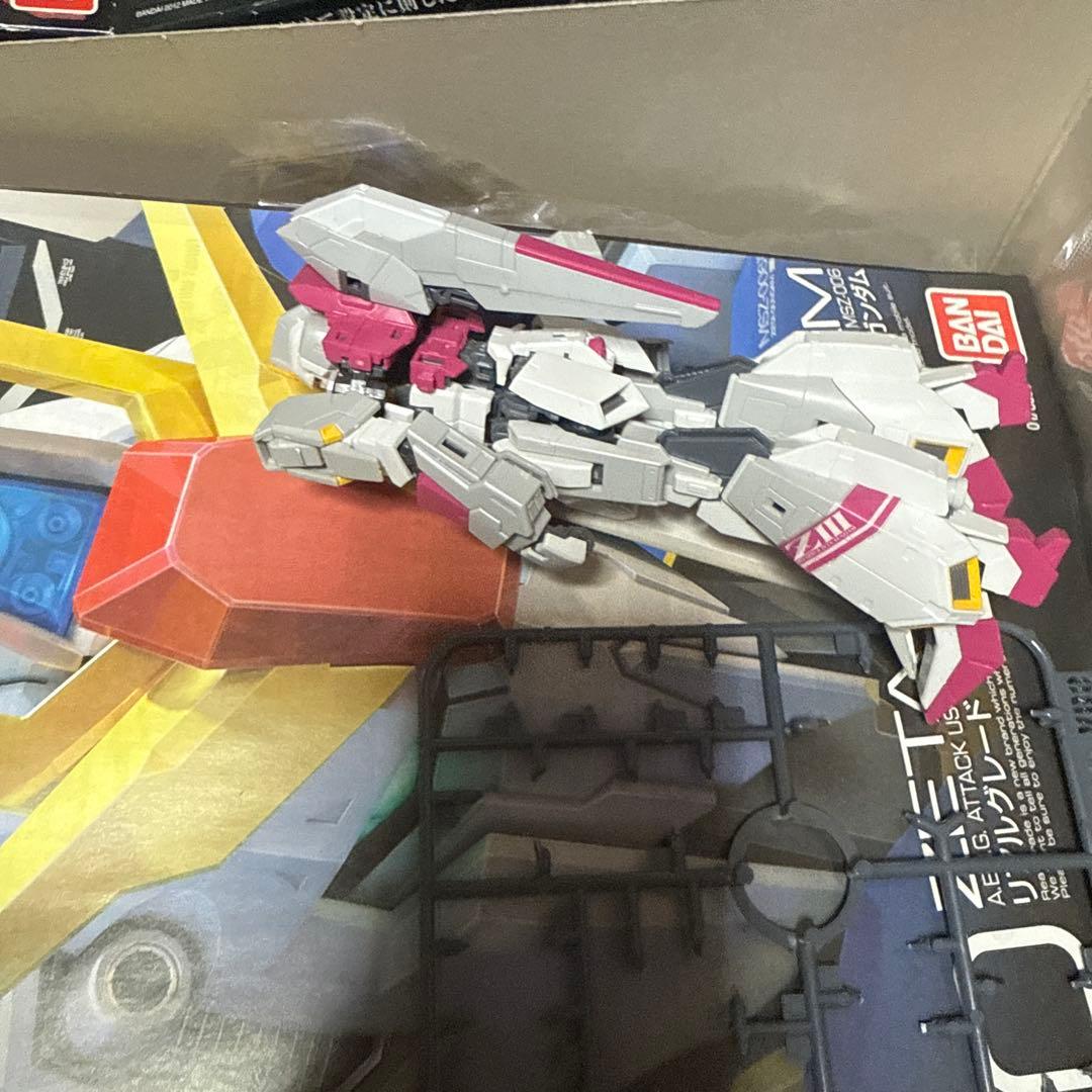 RG Ζガンダム組み立て途中3体