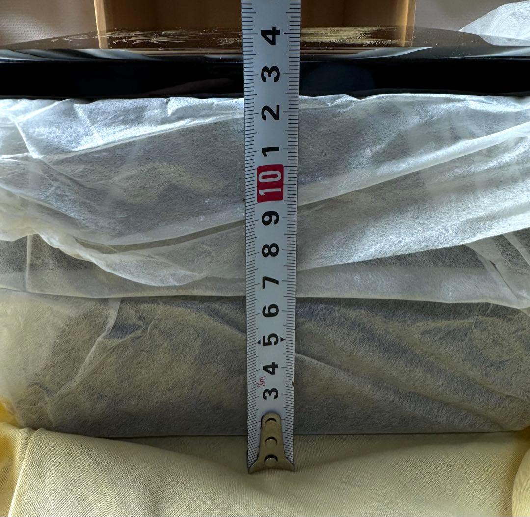 257 輪島塗　松竹梅沈金　二段重　未使用品　共箱　共布