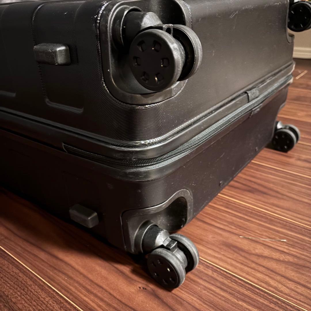 無印良品　黒 キャリーケース 104リットル　TSAロック 4輪　特大