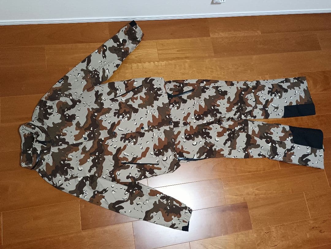 超美品！HOLDEN ジャケット & ビブパンツセット