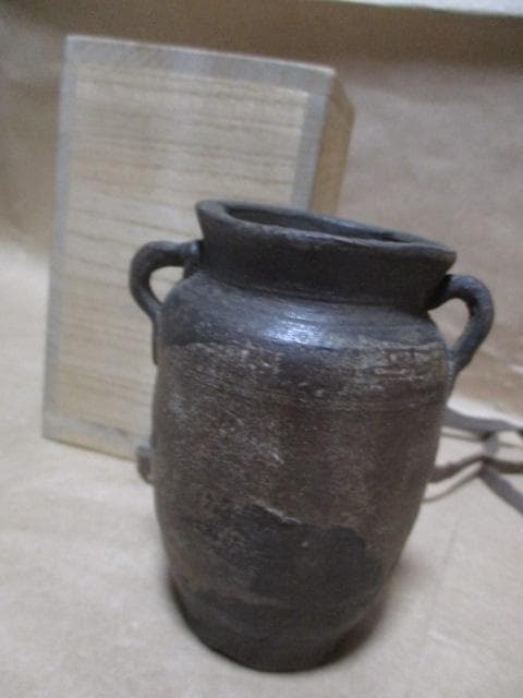 古備前　小振りな花生け　古箱付き　R17-1