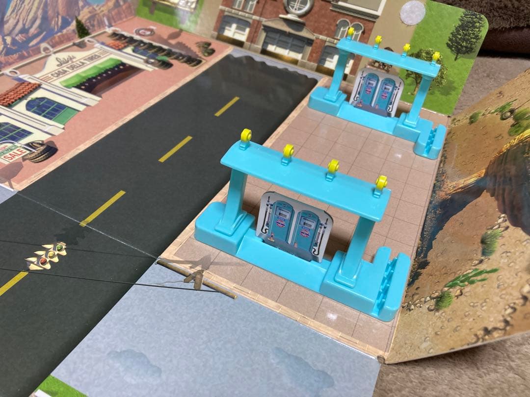 カーズトミカ　あそべるマップ　ラジエータースプリングス