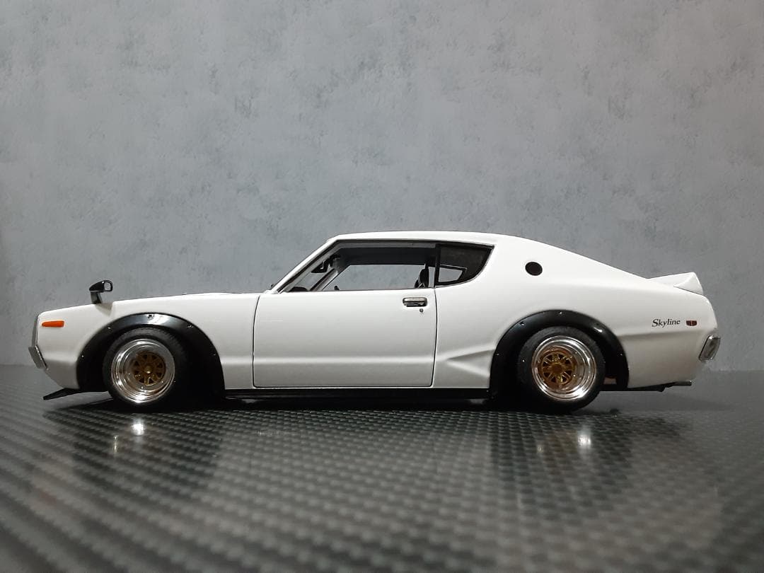 Maisto 1/24 日産 ケンメリ GT-R カスタム改 マークⅢ 金