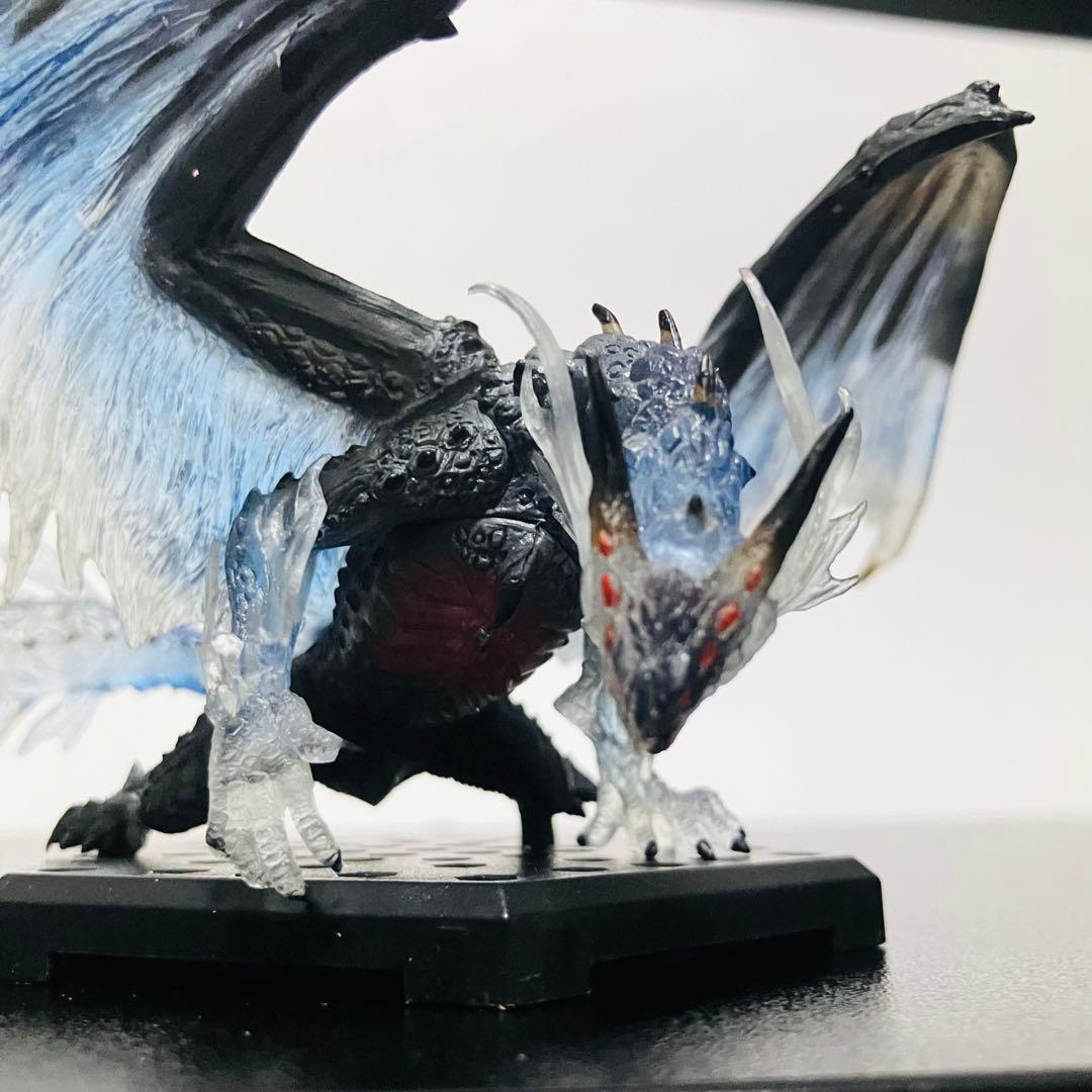 ムフェトジーヴァ&ゼノジーヴァ(臨界状態) フィギア / モンスターハンター