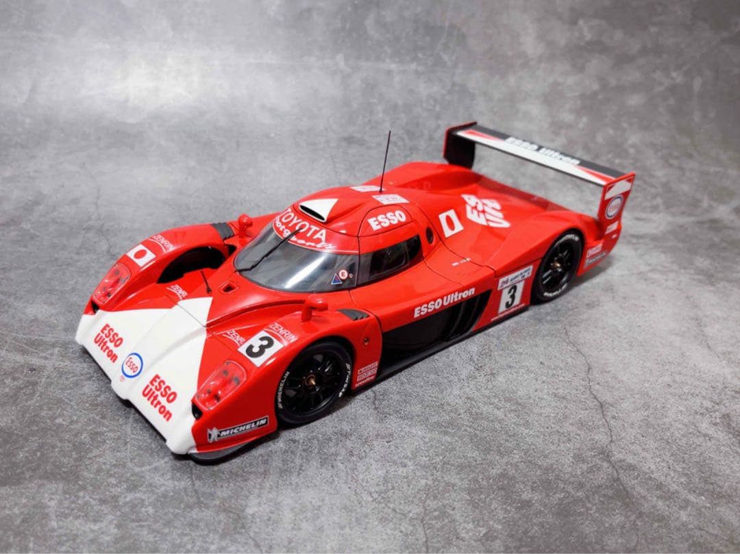 1/18 AUTOart トヨタ TS020 片山右京/鈴木利男/土屋圭市