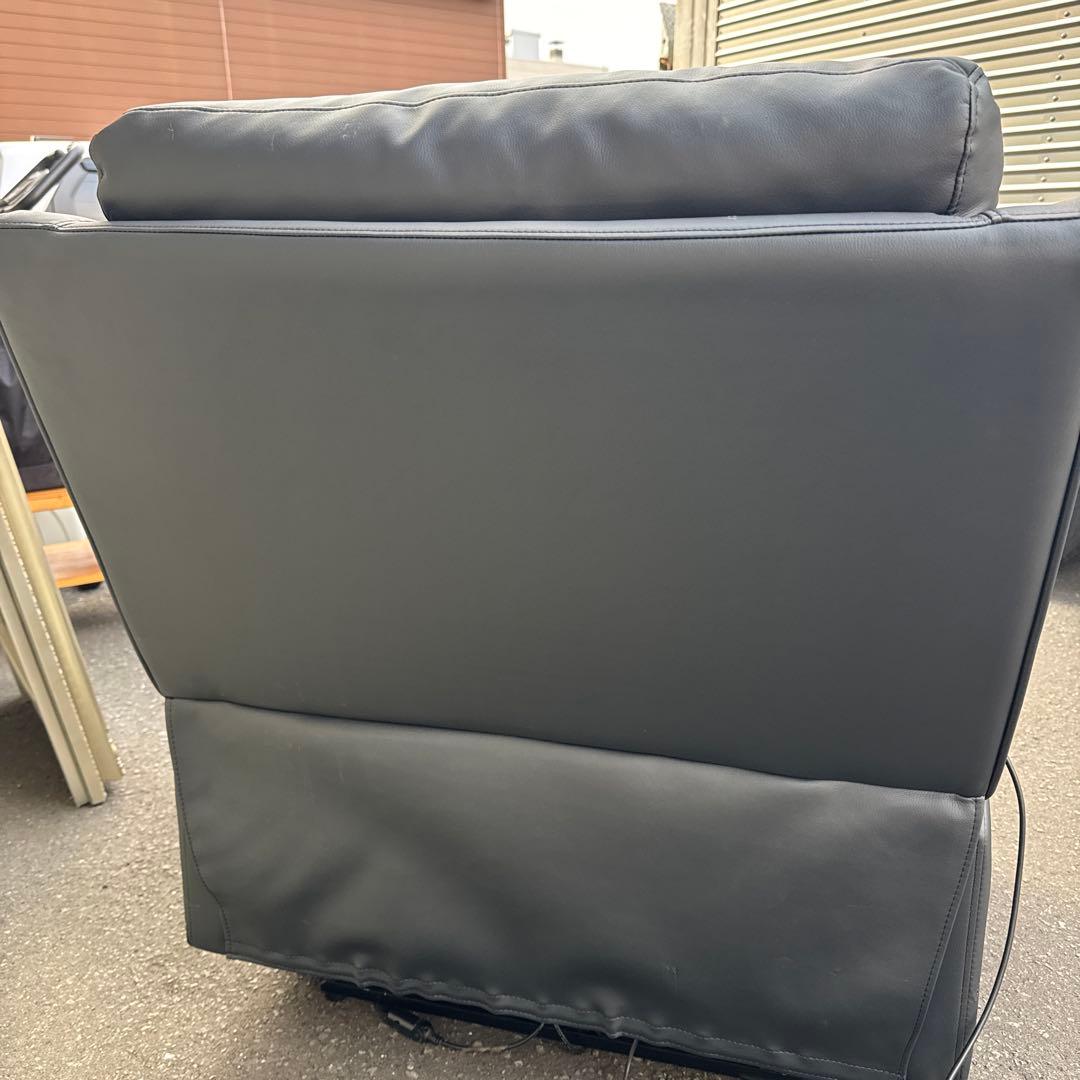 美品　電動リクライニング　合皮　ゆったり一人がけ　レザー　送料無料