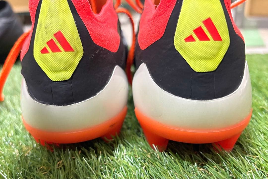 adidas PREDATOR AGソール