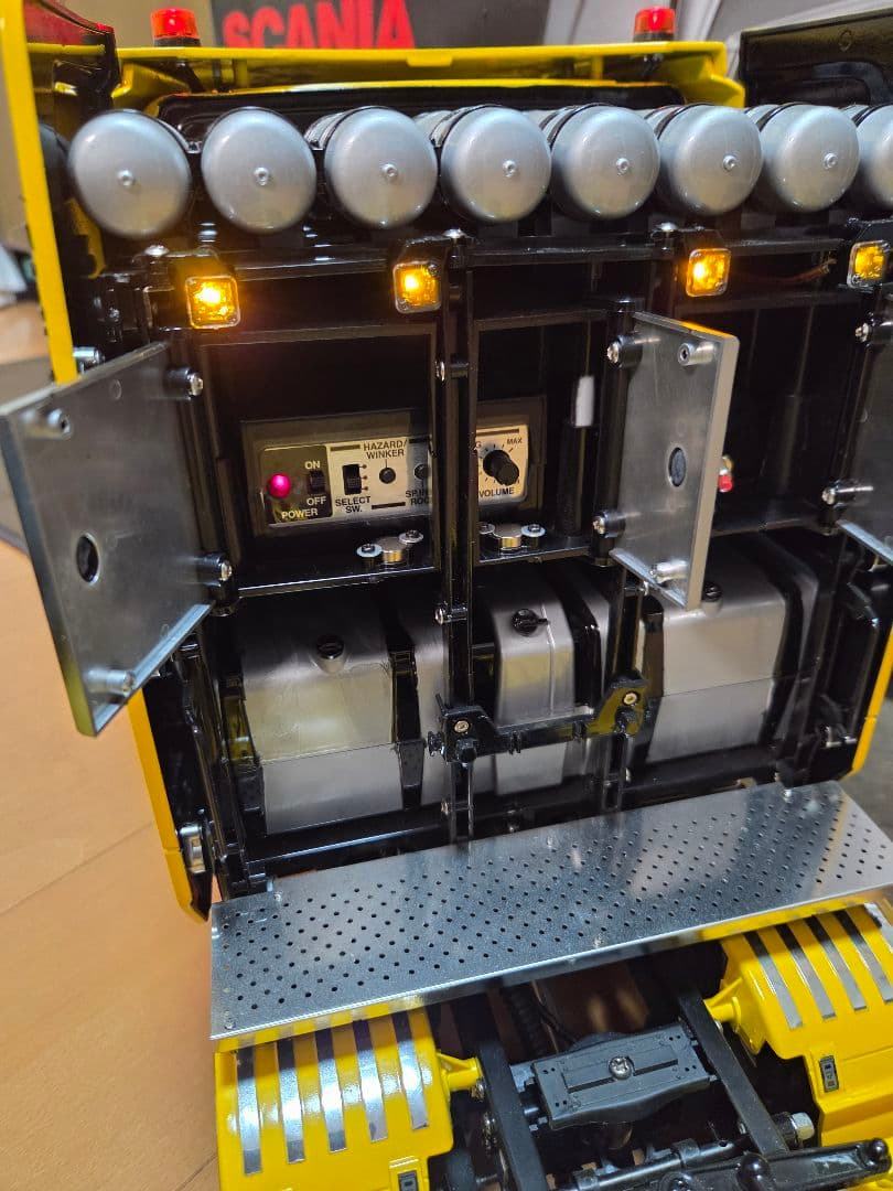 タミヤ1/14 スカニア　770S 8×4/4 フルオペレーション