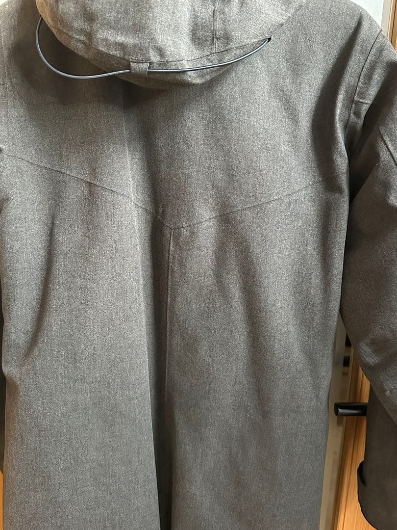 ホグロフス コート レディース