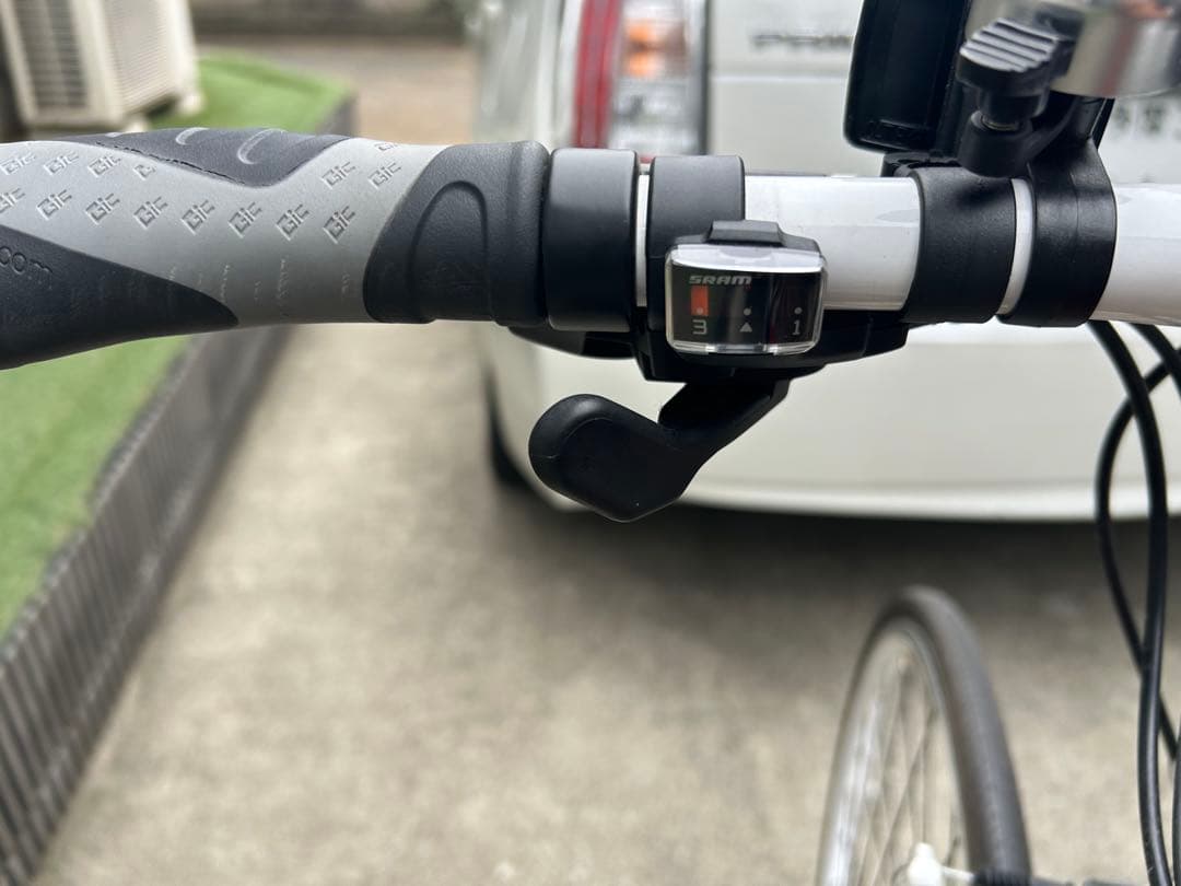 Ferrari クロスバイク 21段変速 レッド