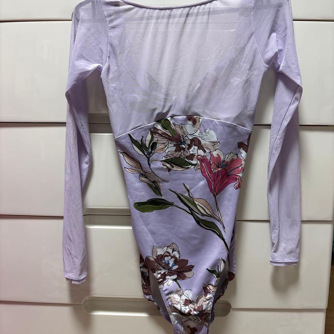 stina 花柄 長袖レオタード 薄紫色