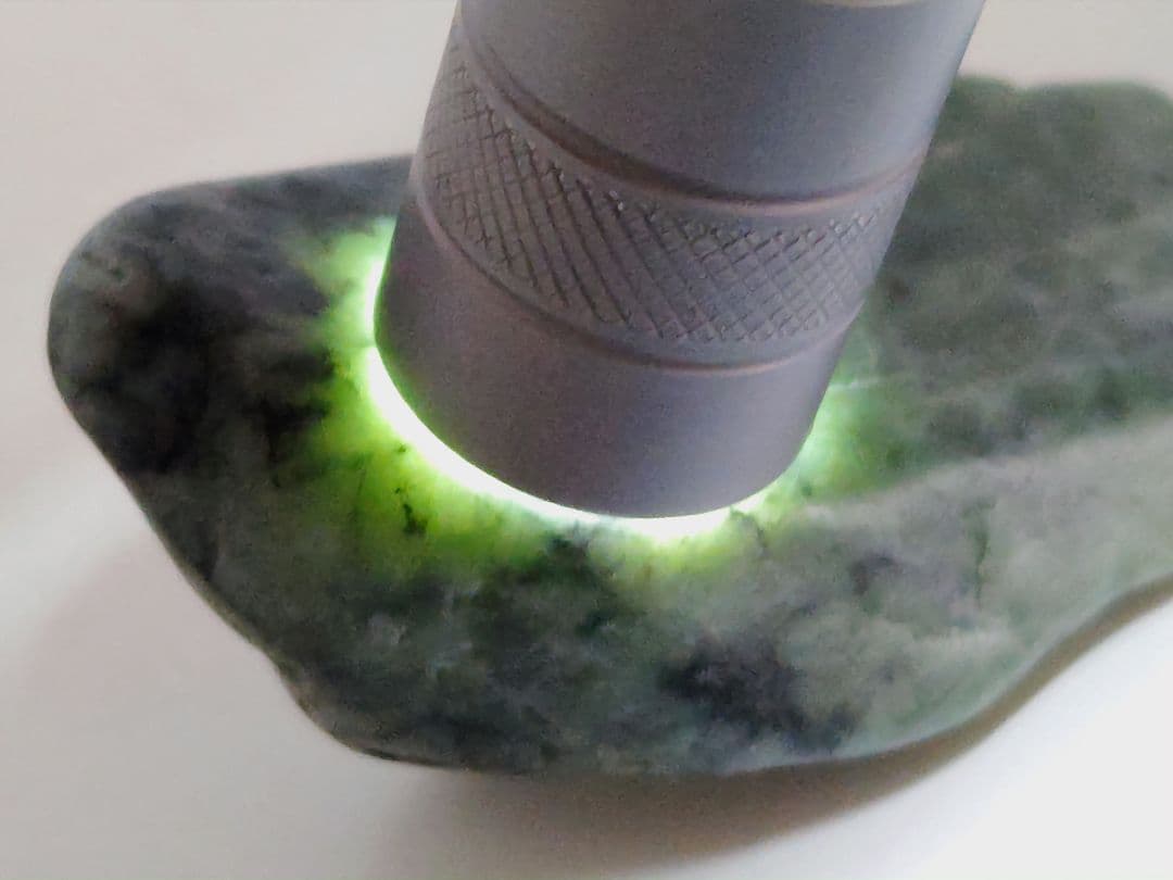 糸魚川166 翡翠 75g ヒスイ 原石 鑑賞石 自然石 誕生石 鉱物 鉱石