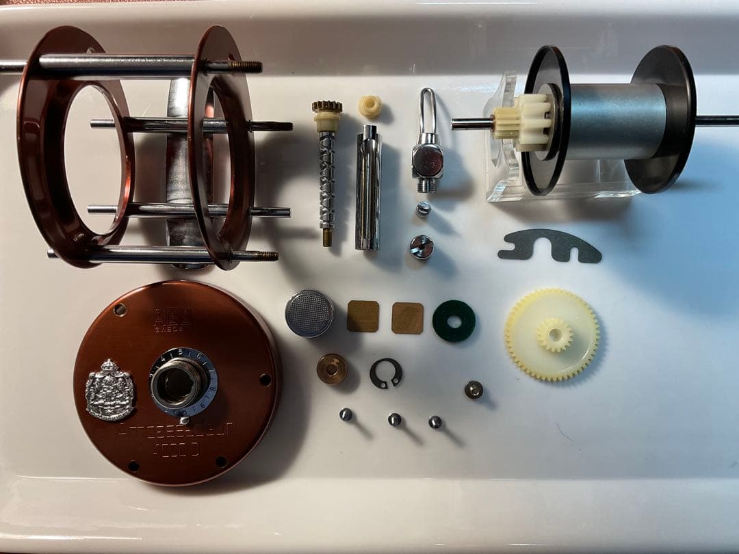 ABU アンバサダー 4000 D メンテ済 フレーム修正済