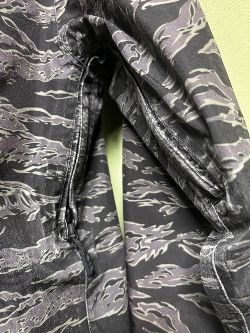 VOLCOM タイガーカモフラージュ　ジャケット