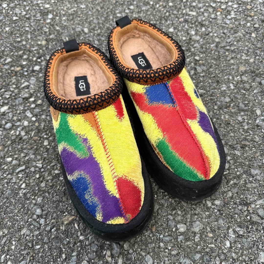 UGG タズ•プライドポップ　カラフル スリッポンサンダル　25cm