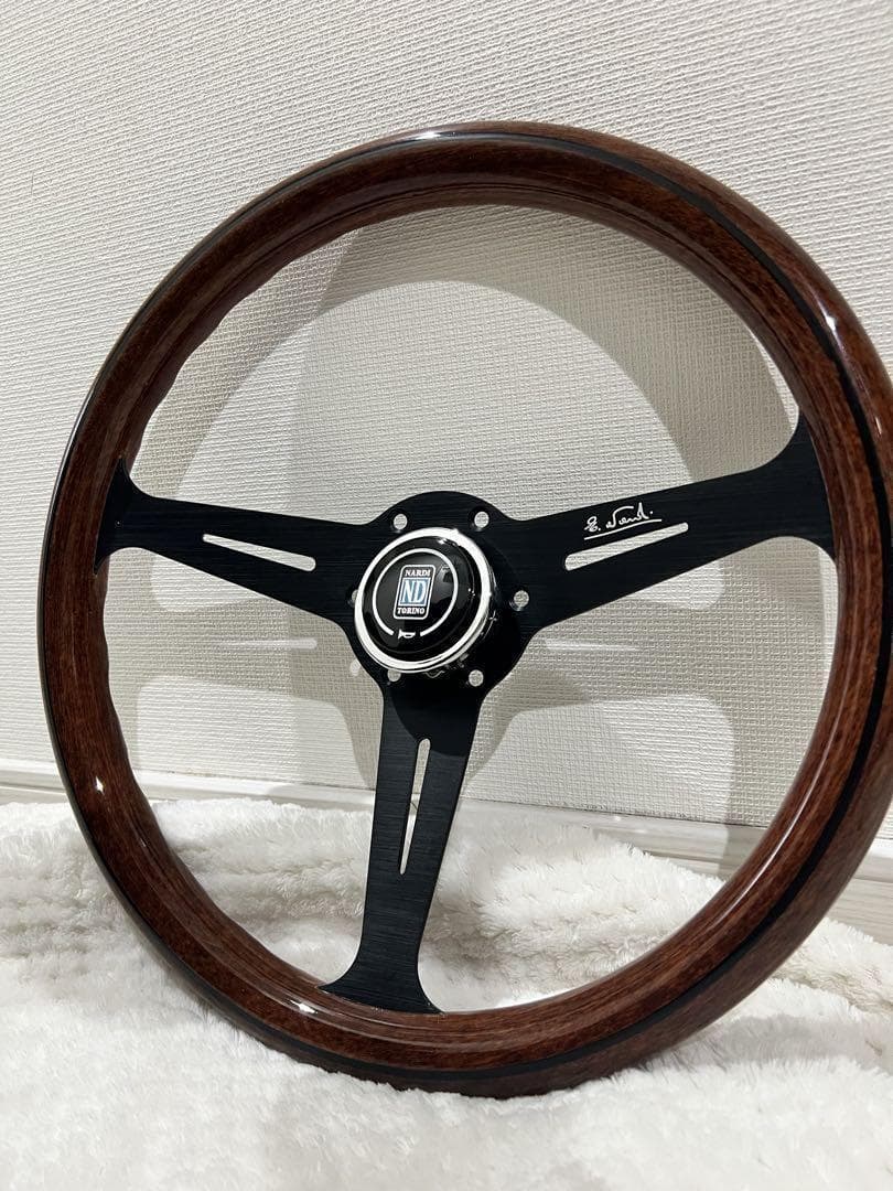人気のカラー　ナルディ☆ ステアリング ハンドル 社外 新品 ホーン付