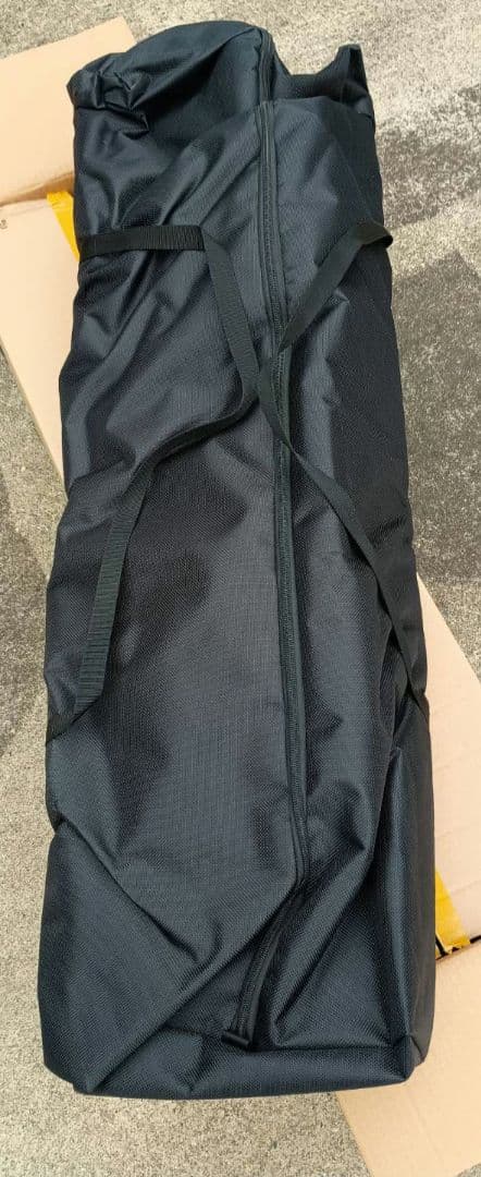 日よけソーラーカーシールド 車用　アウトドア　タープ　テント　キャンプ