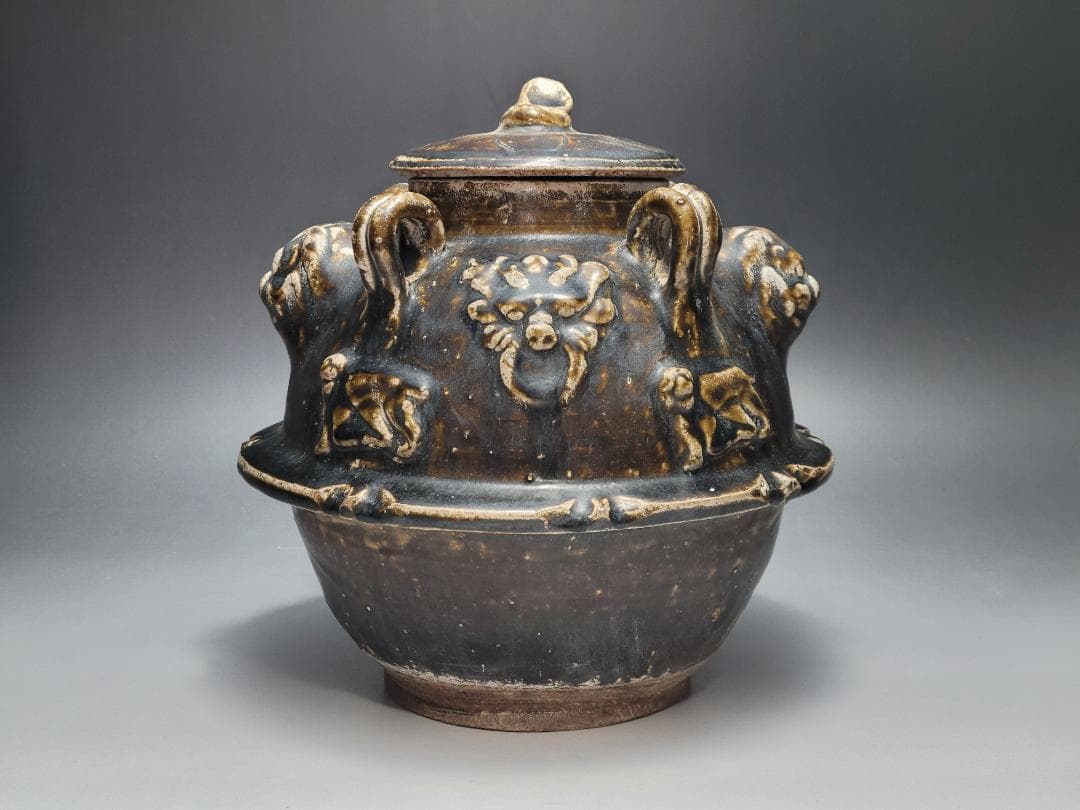 黒釉 陽刻 神獣装飾 四耳 蓋壺 宋元時代 高さ約22.1cm