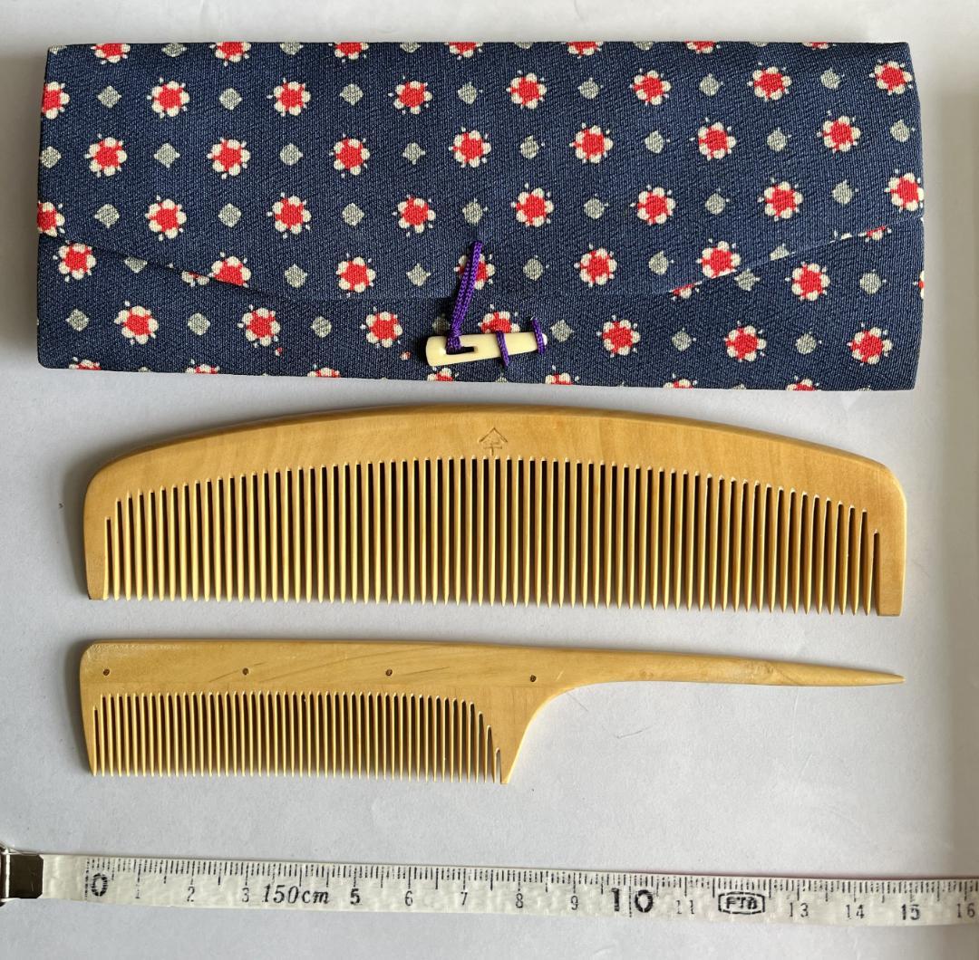 つげ櫛　ケース箱入り　２本