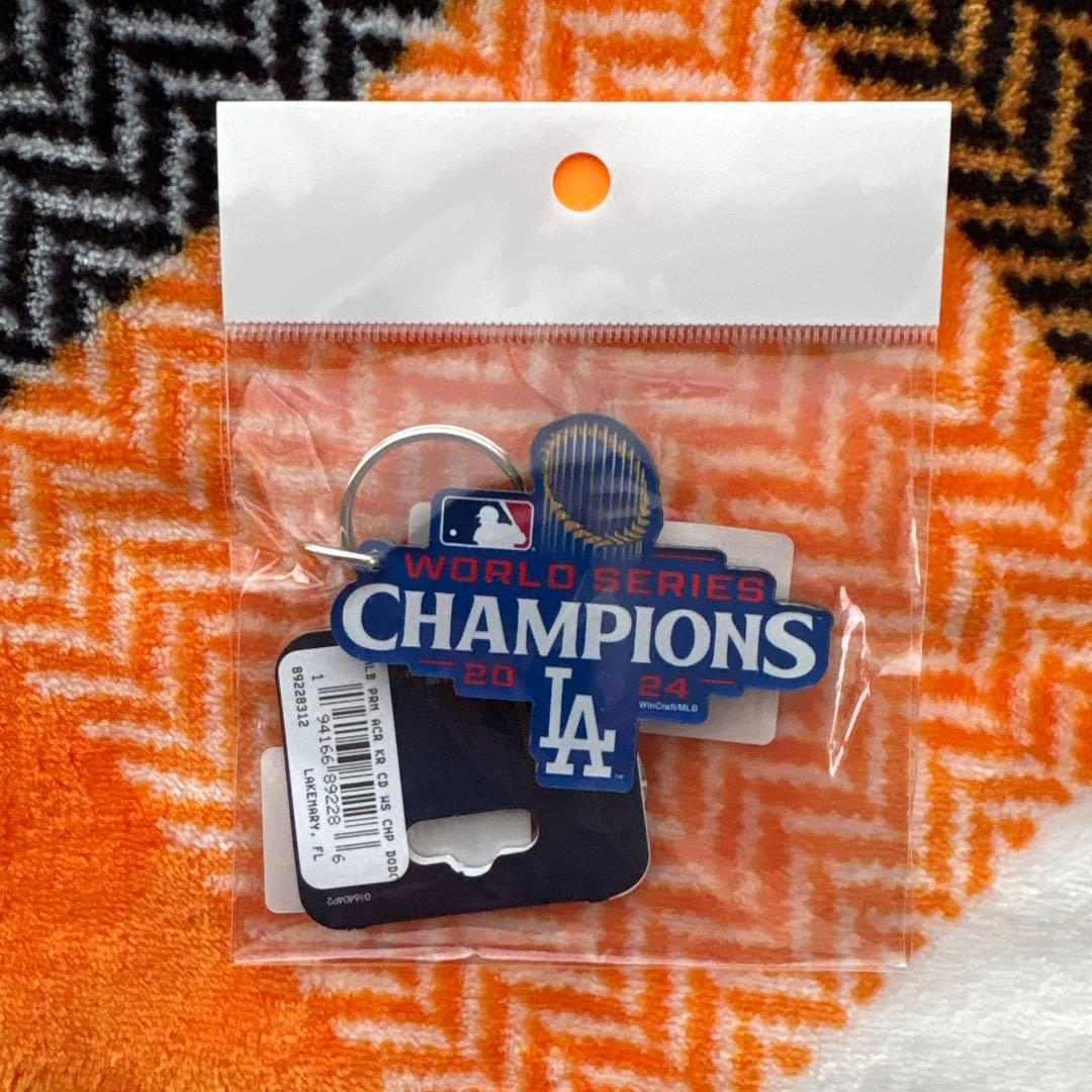 ドジャース 2024年ワールドシリーズチャンピオン キーリング&ボール・バット