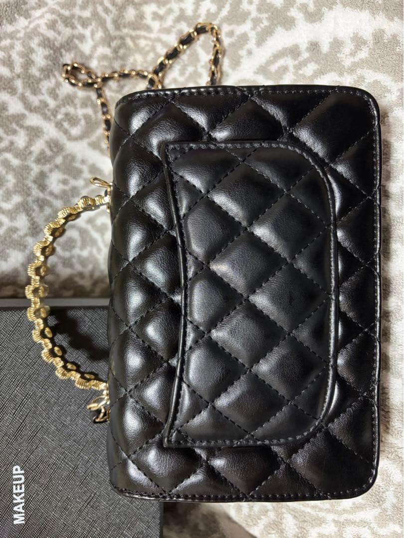 CHANEL MAKEUP ハンドル　パール　キルティング　バッグ　ノベルティ