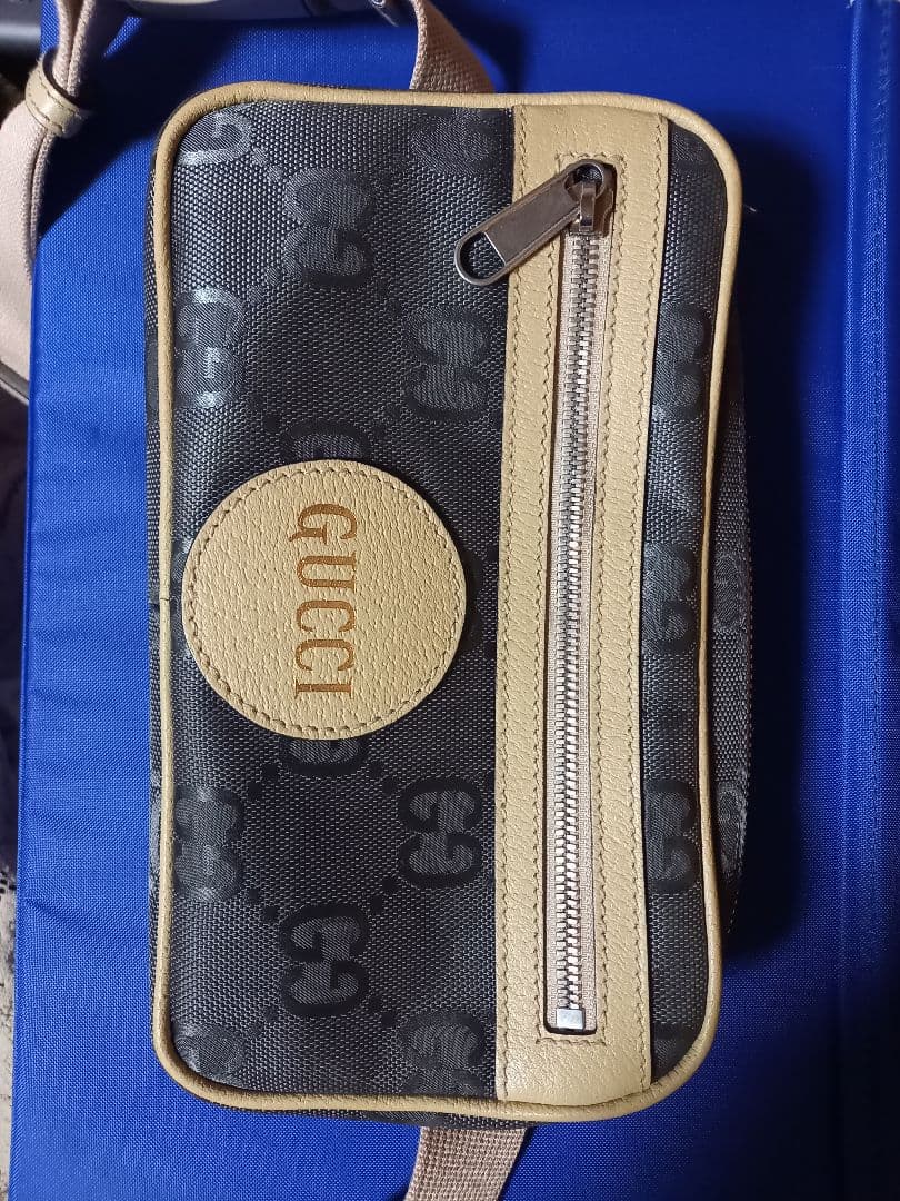 GUCCI　グッチ　ボディバッグ　グッチ オフ ザ グリッド