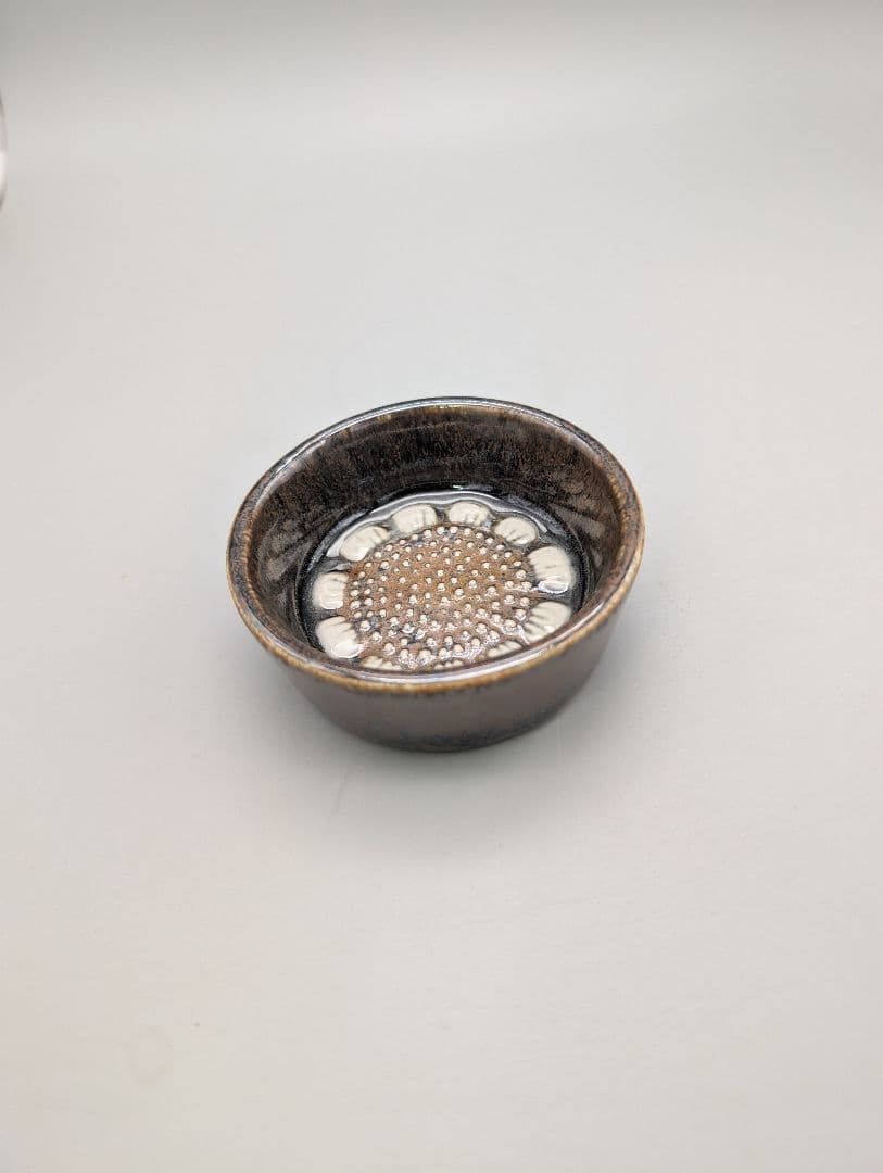 シルヴィア・レウショヴィウ　ロールストランド　小皿　花　北欧ヴィンテージ