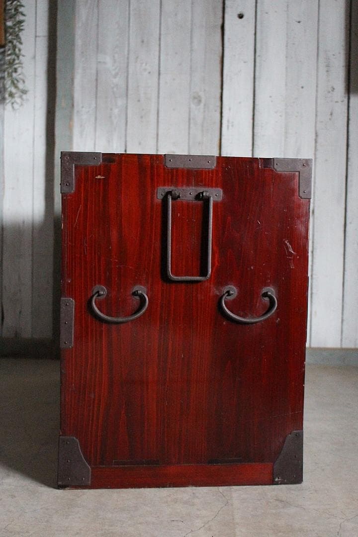 綺麗な丸金具庄内箪笥　2段 　 中桐製