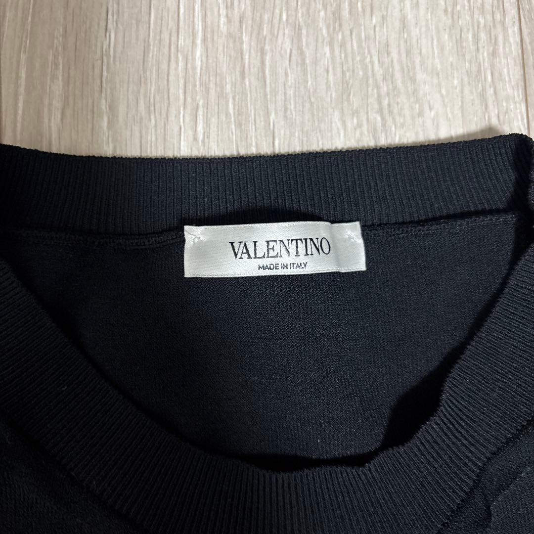 VALENTINO ブラック ネオングリーン Vロゴ