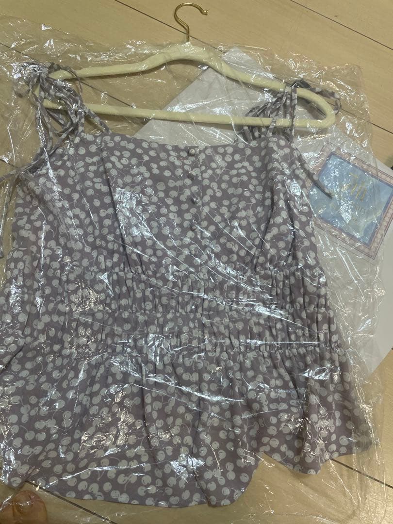 herliptoチェリーCherry Pattern Strap Top