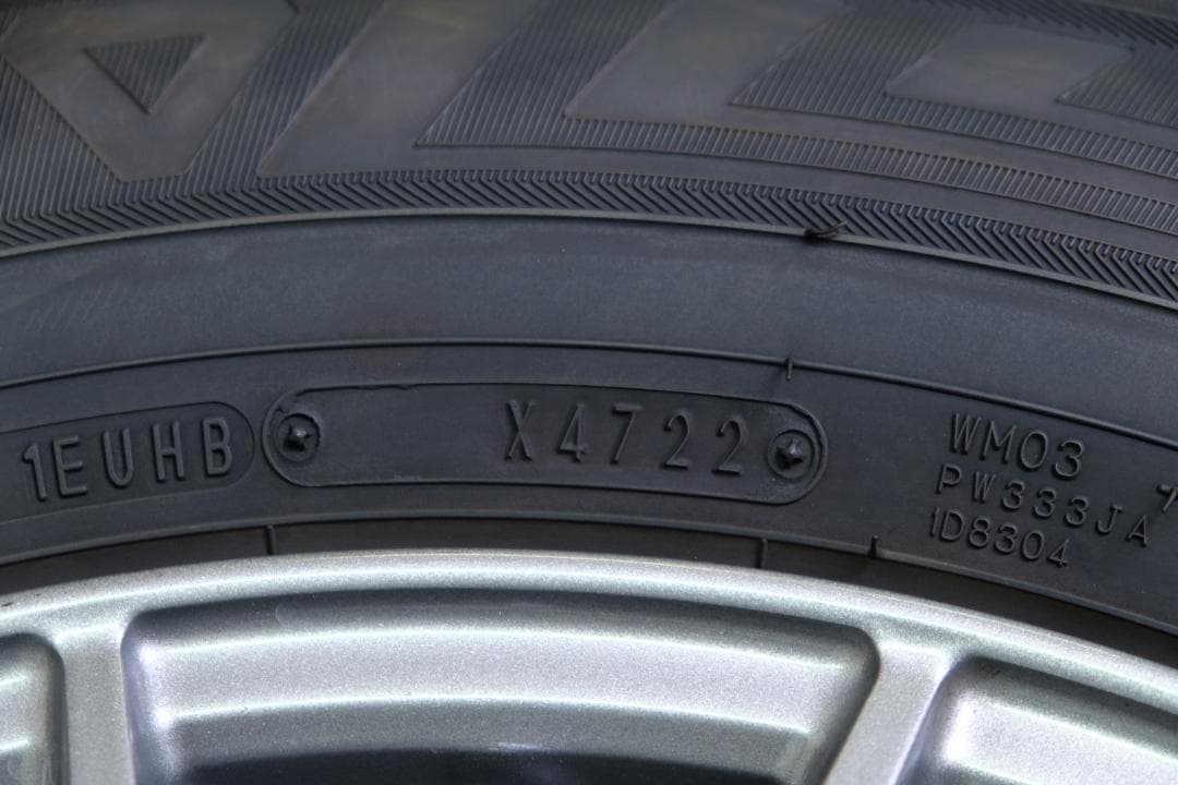 中古スタッドレス 16インチ WM03 215/65R16 アルファード など