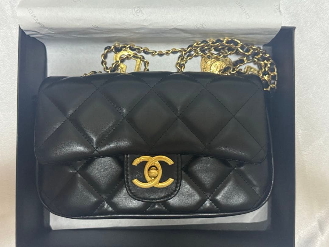 CHANEL キルティングショルダーバッグハートチェーン　ノベルティ