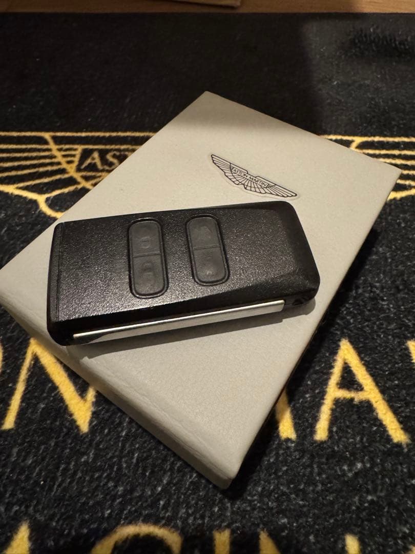 アストンマーティン　ラピードS プラスチックキー　ケース