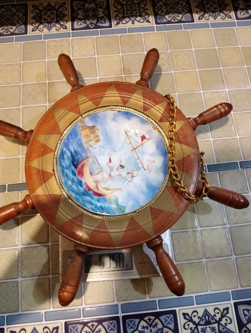 荒川リリーさん作　プルチネッラ　木製ハンドル付き絵皿　デシモーネ　ヴィエトリ