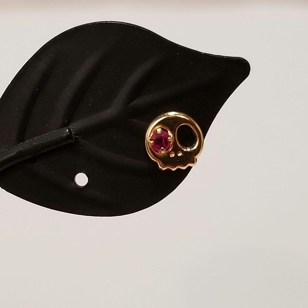 新品　K14ホワイトゴールドイニシャル『M』ピアス　片耳分とドクロルビー片耳