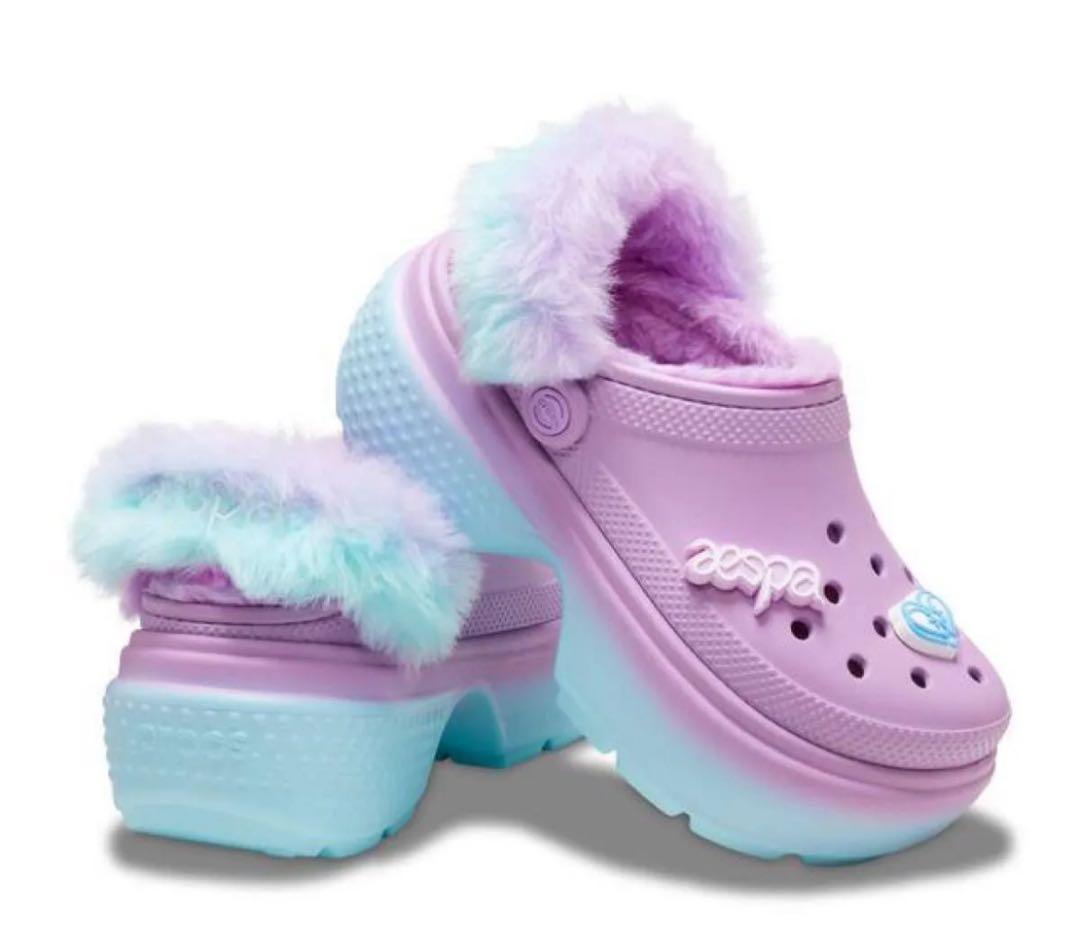 新品 23㎝ aespa×crocs クロックス　ファー　サンダル　エスパ