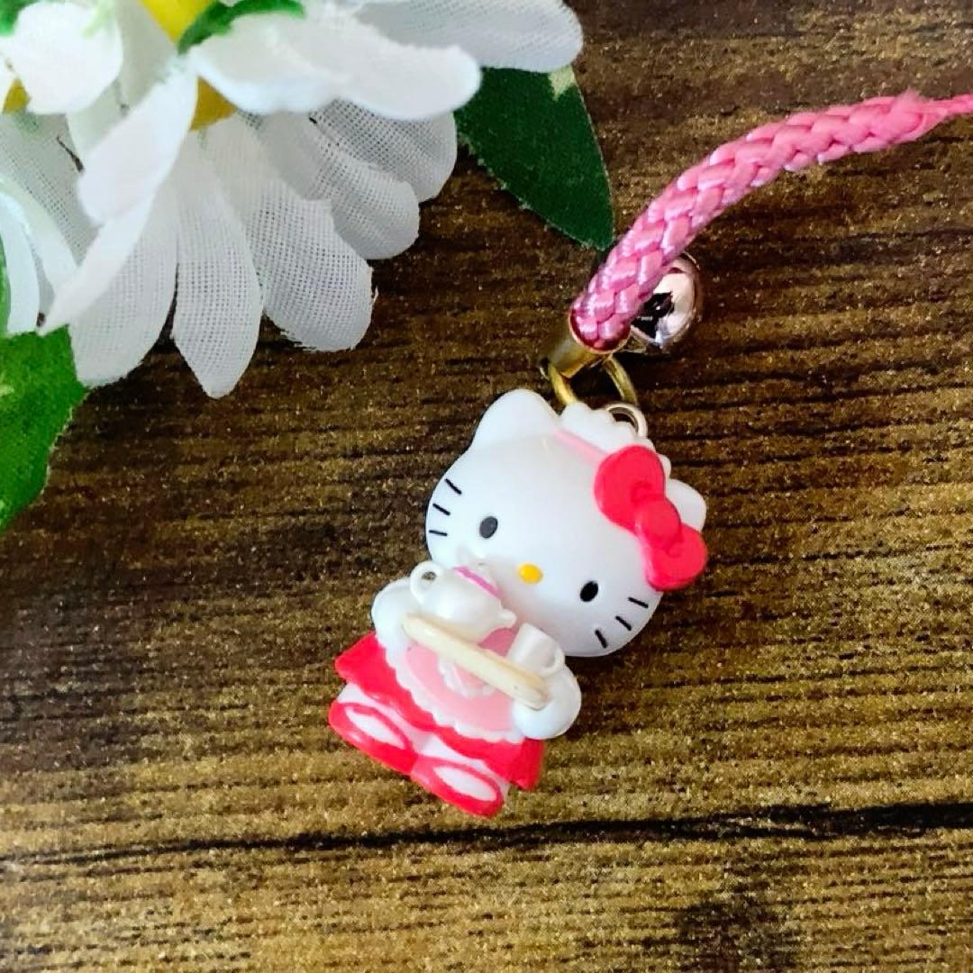 激レア　ご当地キティ レストラン限定 ウェイトレスバージョン 根付け