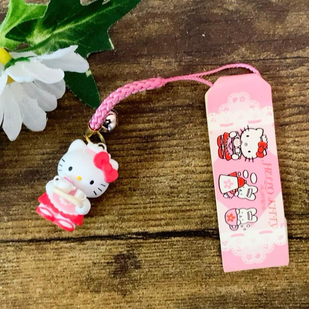 激レア　ご当地キティ レストラン限定 ウェイトレスバージョン 根付け