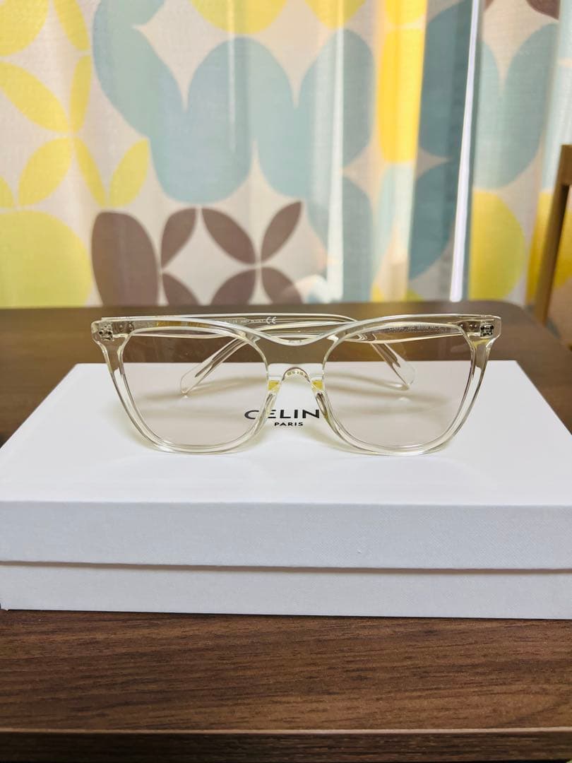 セリーヌ　サングラス　クリアフレーム