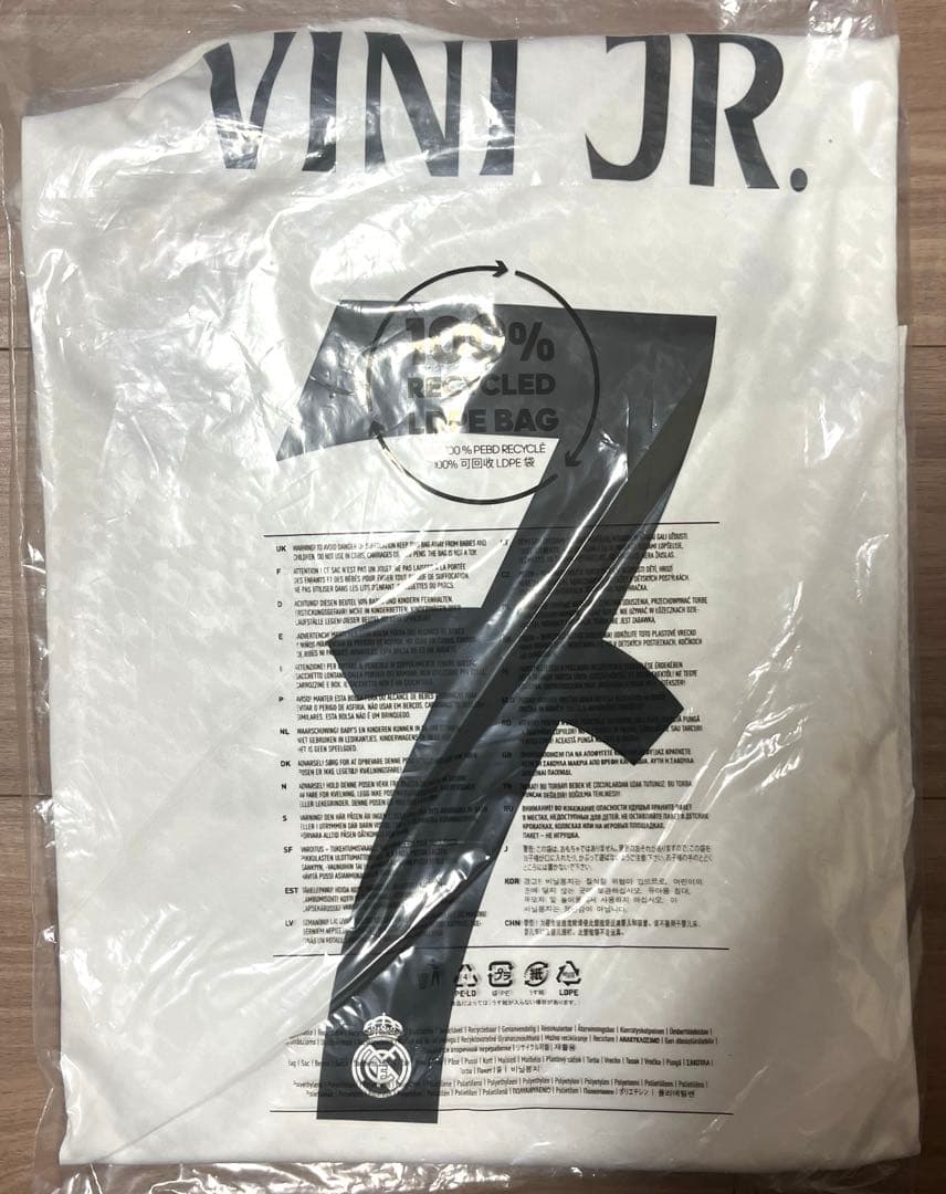 正規品　レアルマドリード　ヴィニシウス　ユニフォーム　CLパッチ付　XL