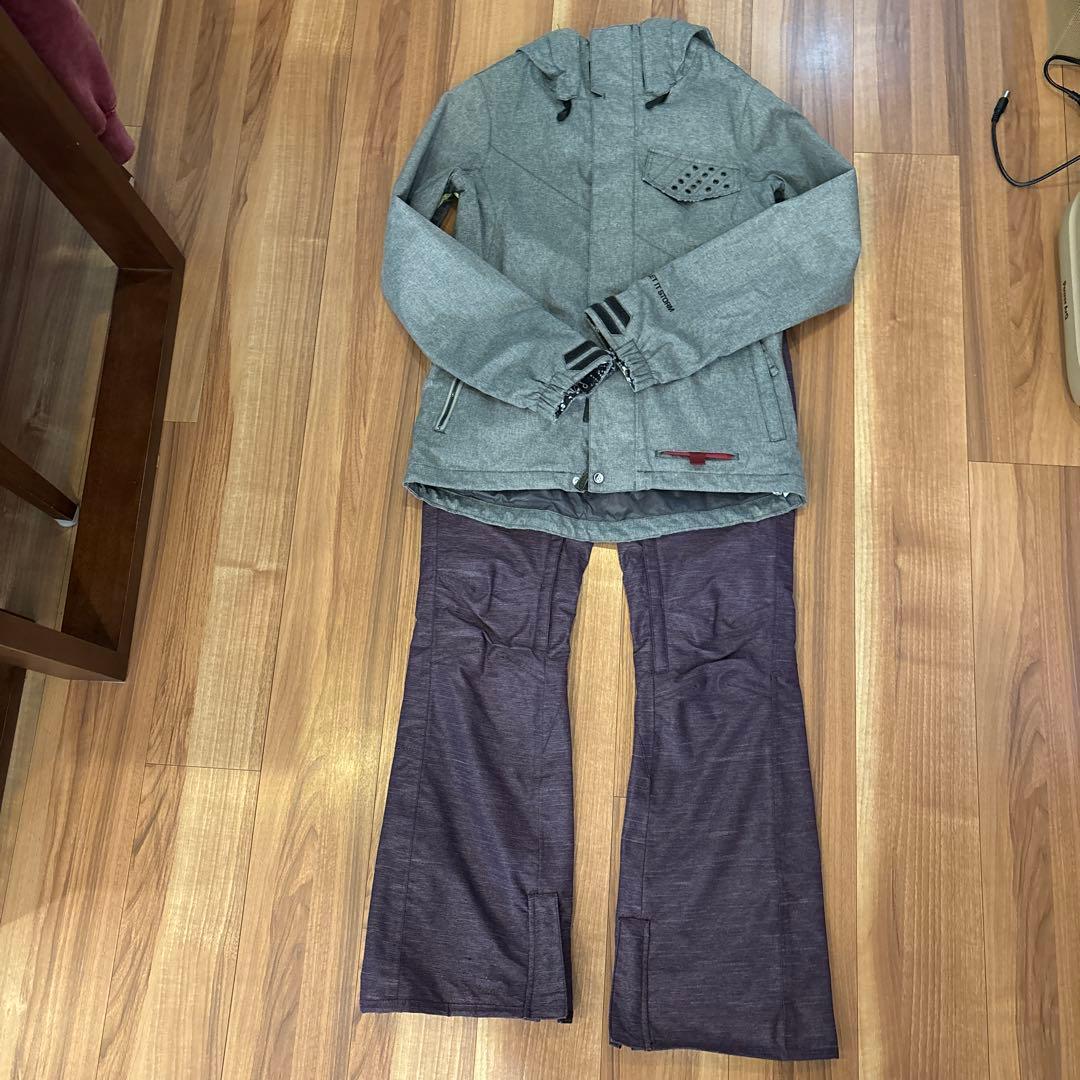 VOLCOM ウェア　S 上下セット　ボルコム