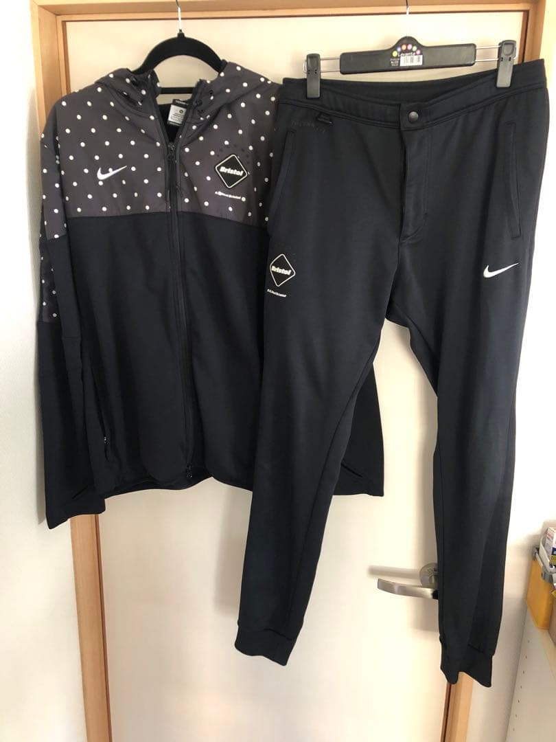 FCRB×NIKEセットアップ