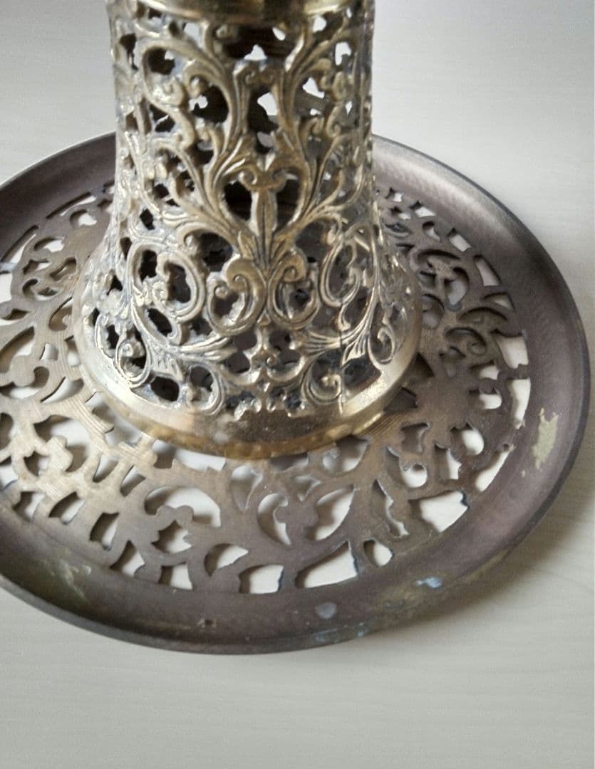 ヴィンテージ装飾の真鍮製　透かし彫り　サイドテーブル　プラントスタンド