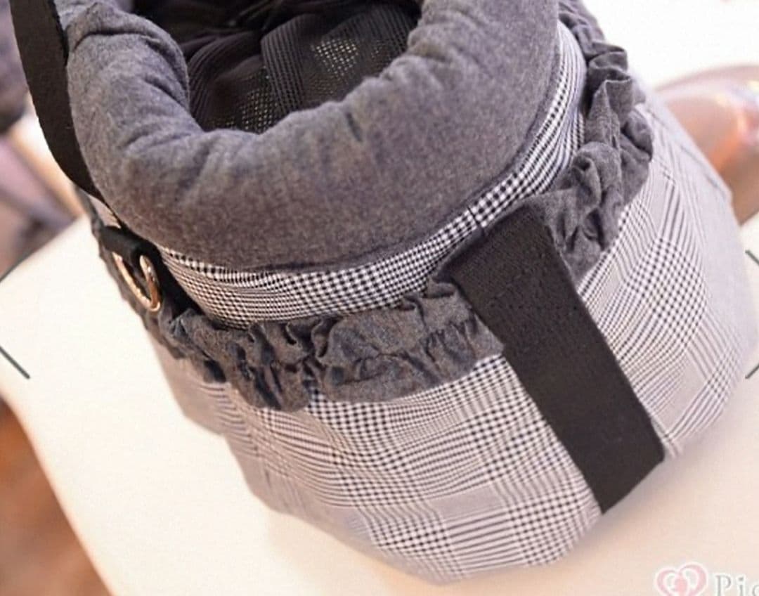 Luxe birdie ピクニックキャリー　モノトーン　斜め掛け可能　軽量