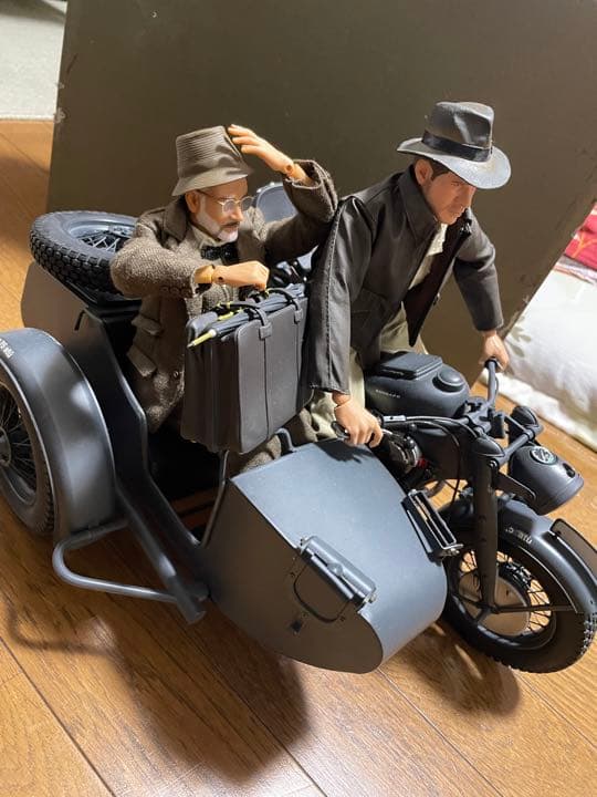 『インディ・ジョーンズ／最後の聖戦』　サイドカーシーン再現フィギュア