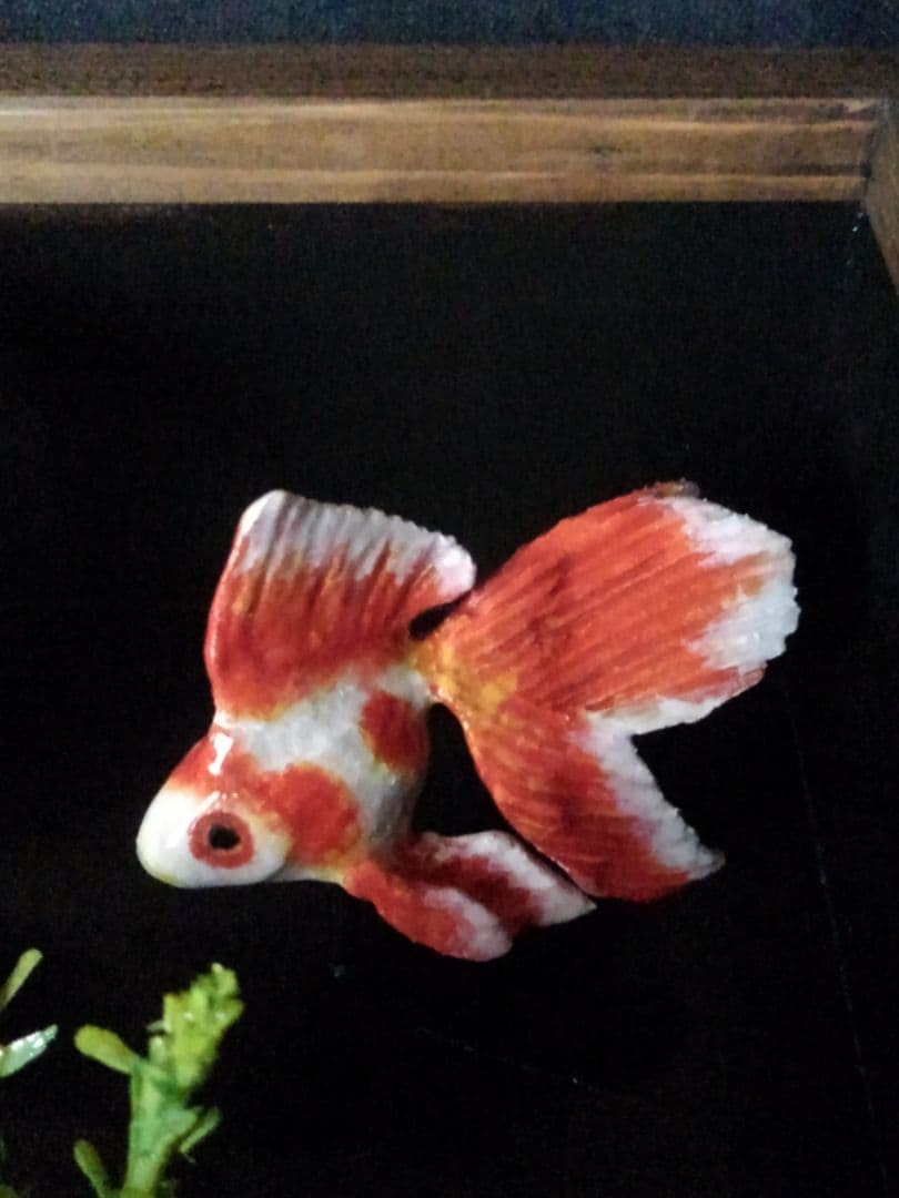 木彫りの金魚